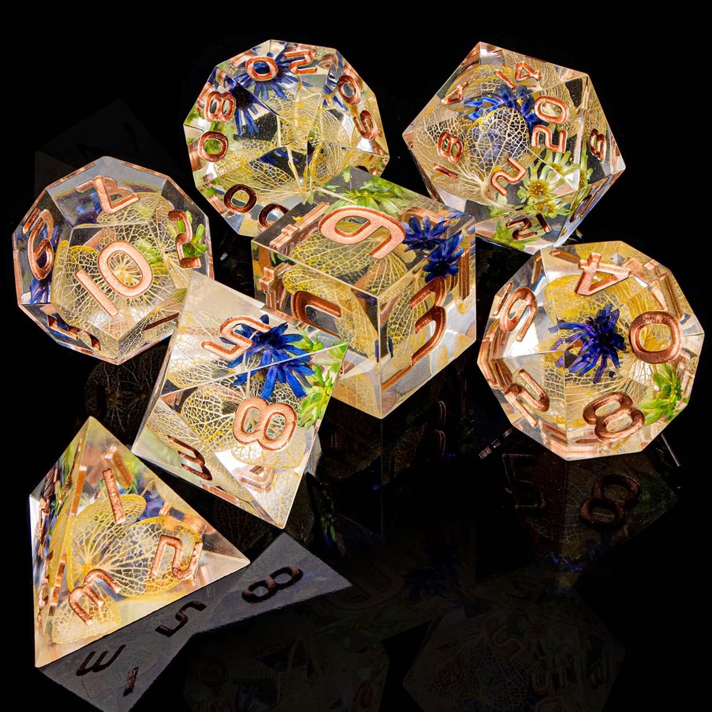 ARUOHHA DND Resin Dice Translucent Yellow Leaf Sharp Edged Dice Set, 7pcs Flower Inclusions Polyhedral D and D Dice RPG Role Playing Game D20 D12 D10 D8 D6 D4