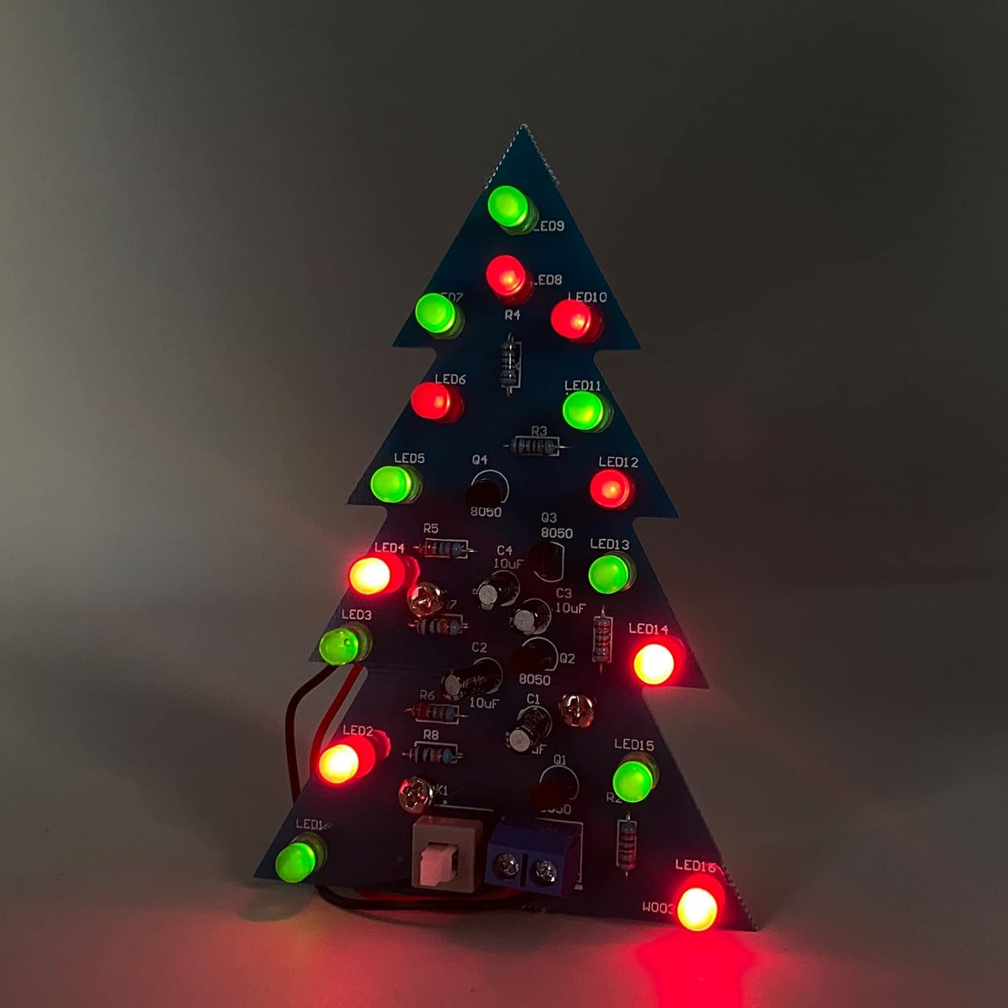 Soldering Practice Kit DIY Mini 2-Color Xmas Tree Plug-in Circuit Kit Learn Soldering Kit for Beginners