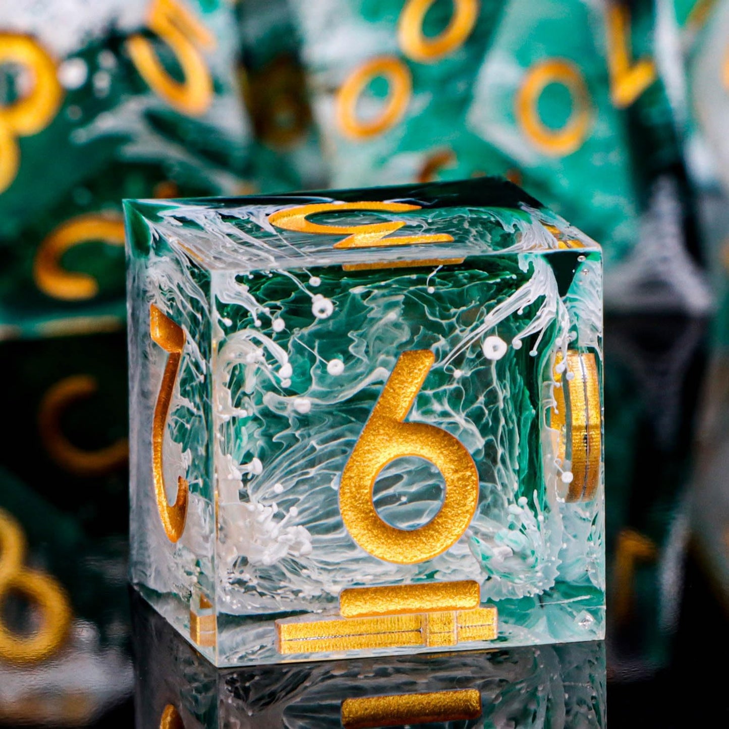 ARUOHHA Sharp Edge Dice DND Resin Translucent Dice Set, Green Handmade D and D Dice Set RPG Role Playing Games Polyhedral Dice D20 D12 D10 D8 D6 D4