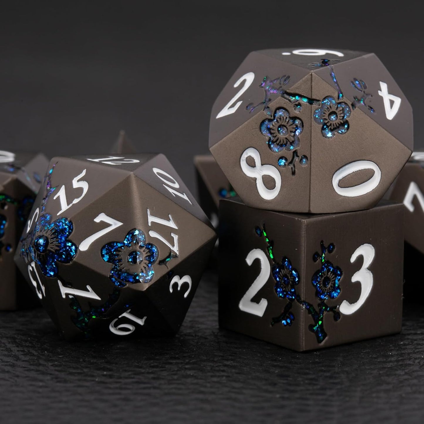 Metallic Glitter Flowe Dice Set,7pcs DND Polyhedral Dice Set with Gift Box,Metal Polyhedral RPG Dice for Table Game(Pearl Gun-Blue)