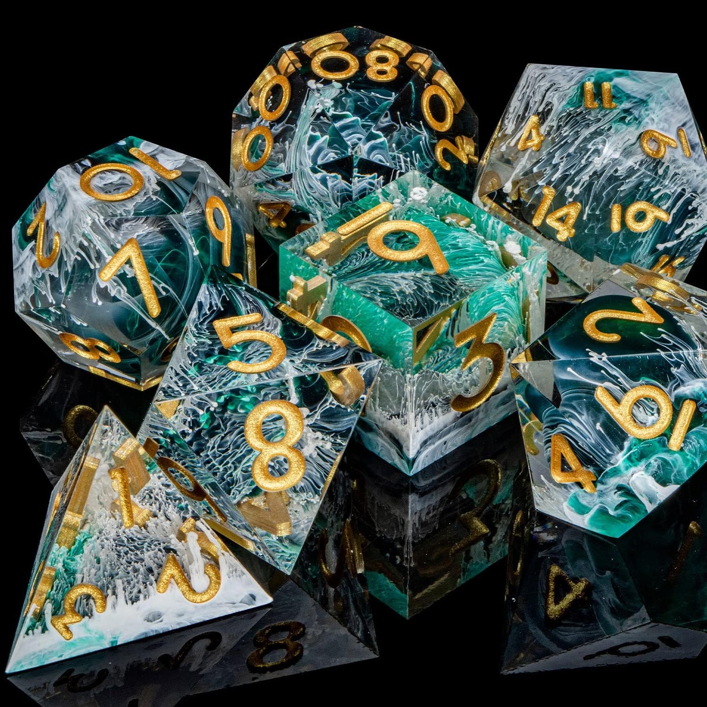 ARUOHHA Sharp Edge Dice DND Resin Translucent Dice Set, Green Handmade D and D Dice Set RPG Role Playing Games Polyhedral Dice D20 D12 D10 D8 D6 D4