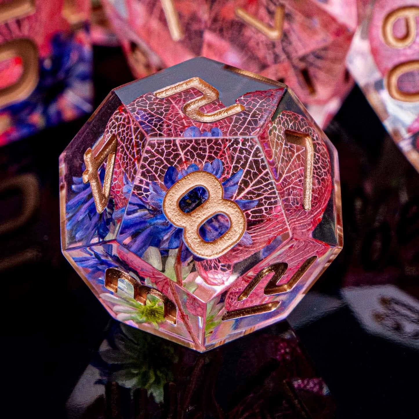 ARUOHHA DND Resin Dice Translucent Pink Leaf Sharp Edged Dragons Dice Set with Box, 7pcs Flower Inclusions Polyhedral Dungeons D and D Dice RPG Role Playing Game D20 D12 D10 D8 D6 D4