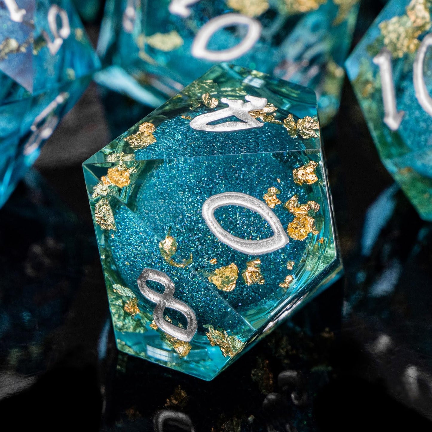 ARUOHHA Liquid Core DND Dice Set, 7pcs Resin Sharp Edged Dragons Dice RPG Role Playing Games, Silver Numbers Blue Dungeons Polyhedral Dice with Gift Box D20 D12 D10 D8 D6 D4